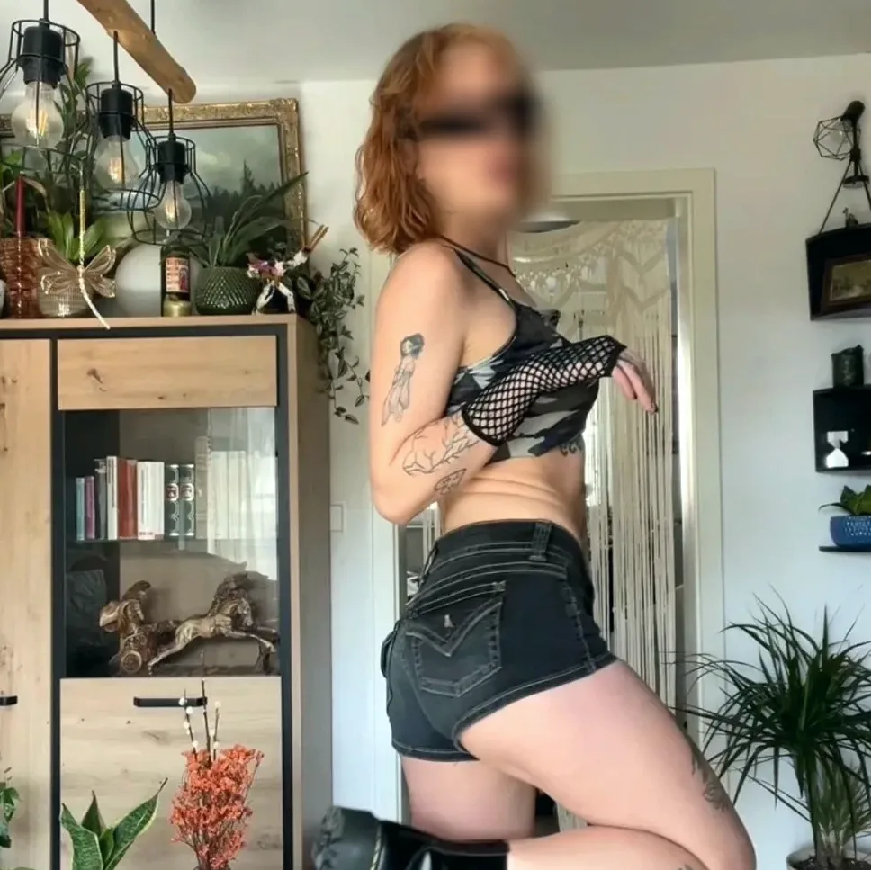 Lynn, 22